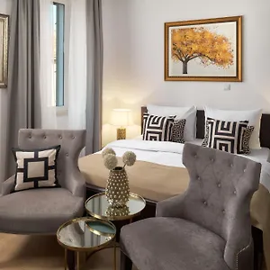 Apartment 81