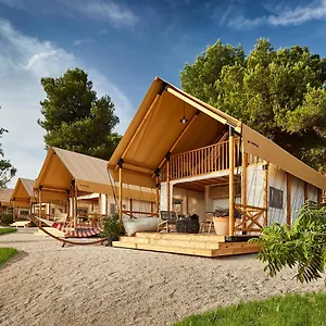 Arena One 99 Glamping Ferienpark