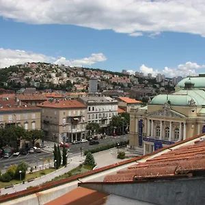 https://apartment-in-city-center-rijeka.primorje-gorskikotar.com